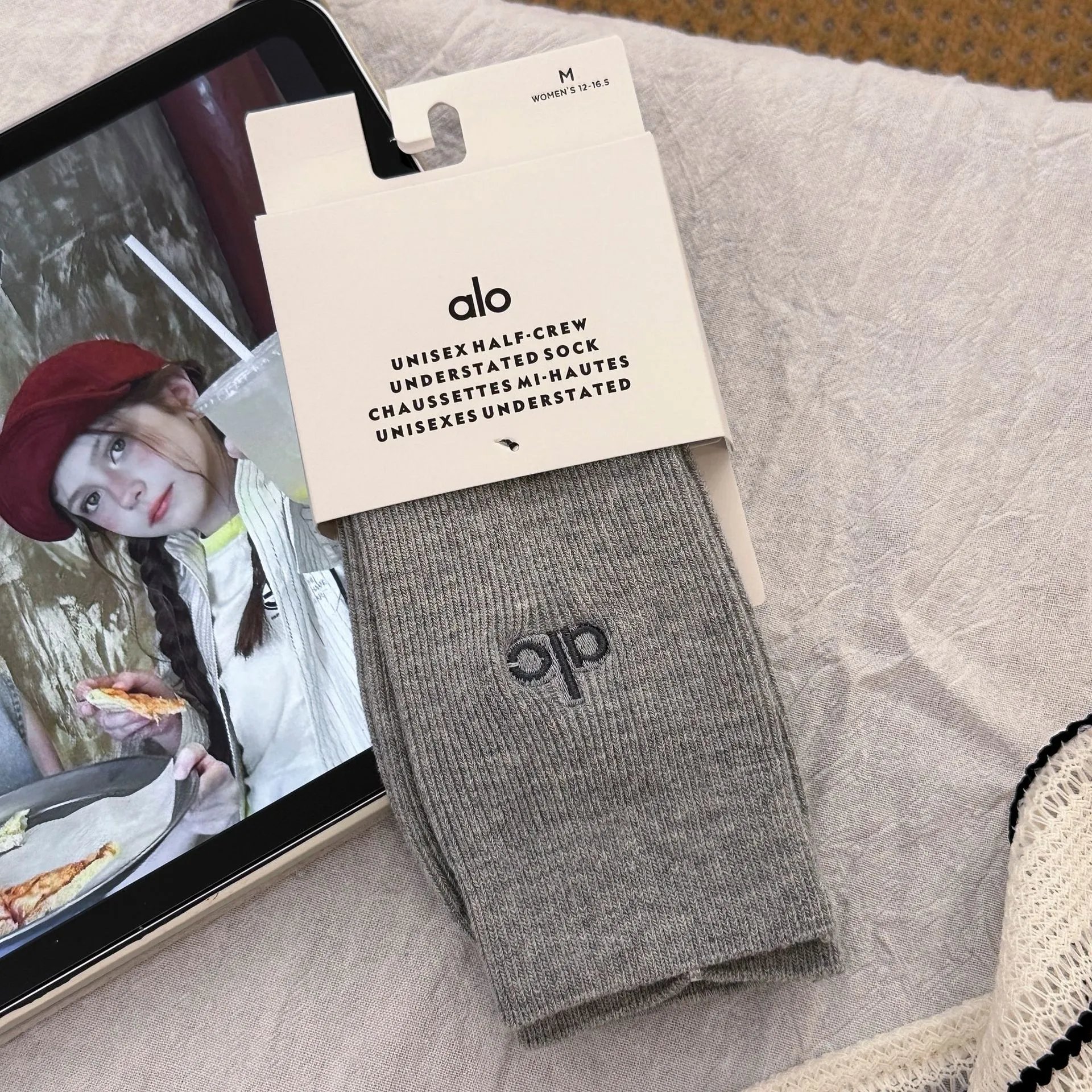 Alo Unisex Half-Crew Understated Sock Beige Socks - 9