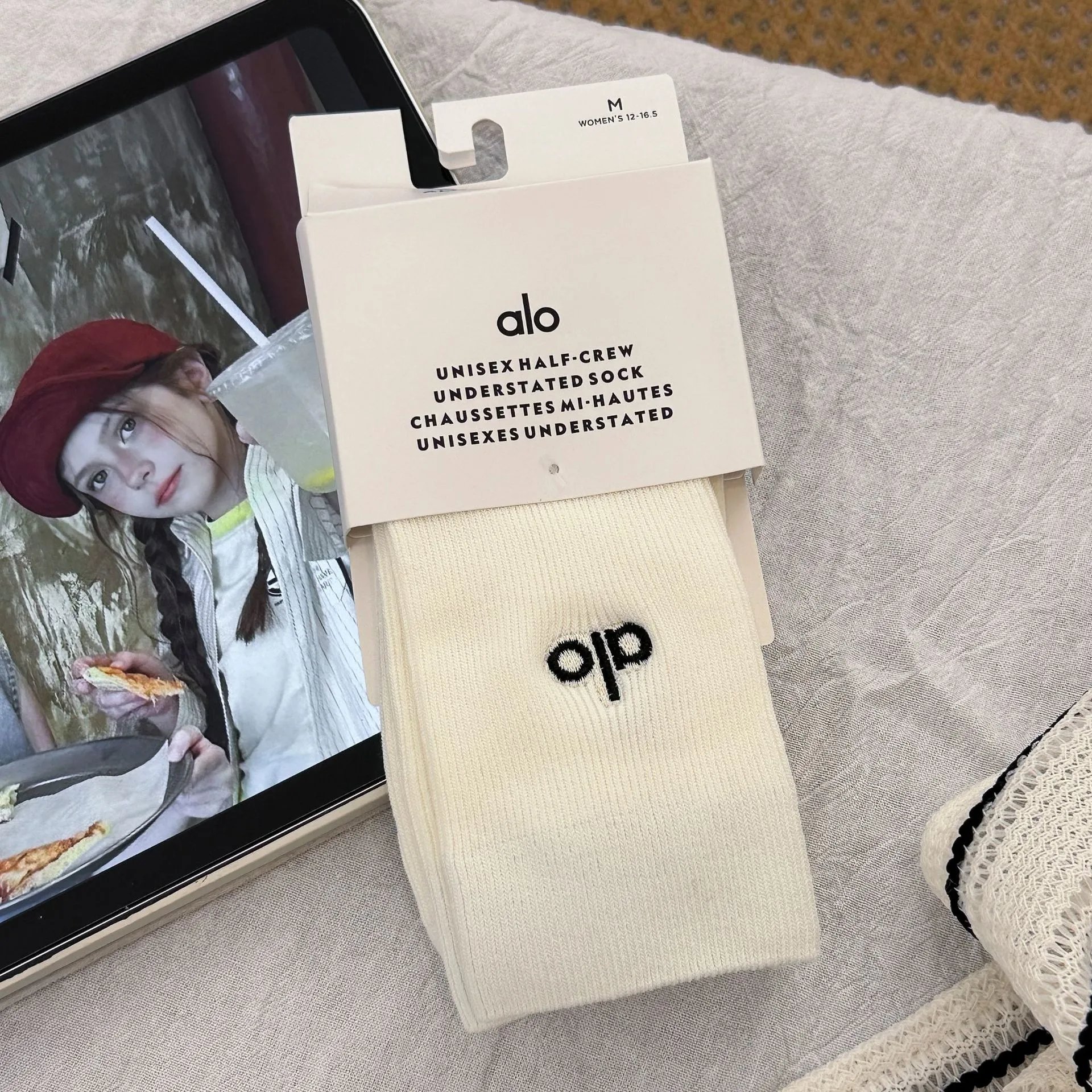 Alo Unisex Half-Crew Understated Sock Beige Socks - 6