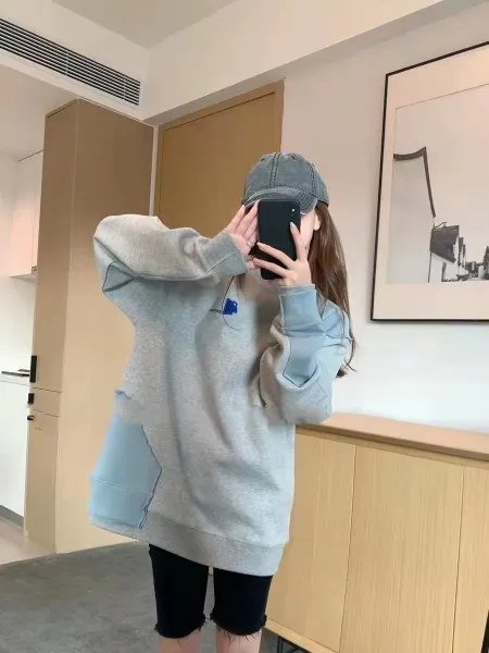 Design Patchwork Contrast-Sleeve Oversized Hoodie in Gray and Light Blue - 12