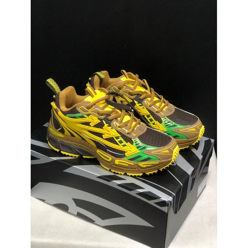 Unbranded Sneakers Chunky mesh with three-arrow side overlays — Yellow-brown
