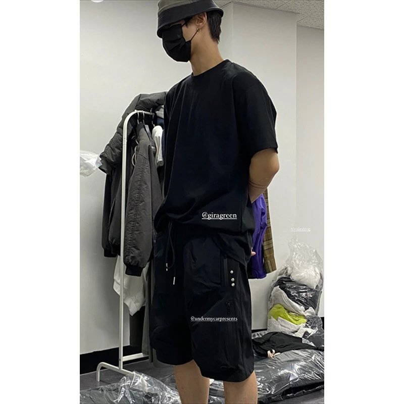 Undermycar vibe  short