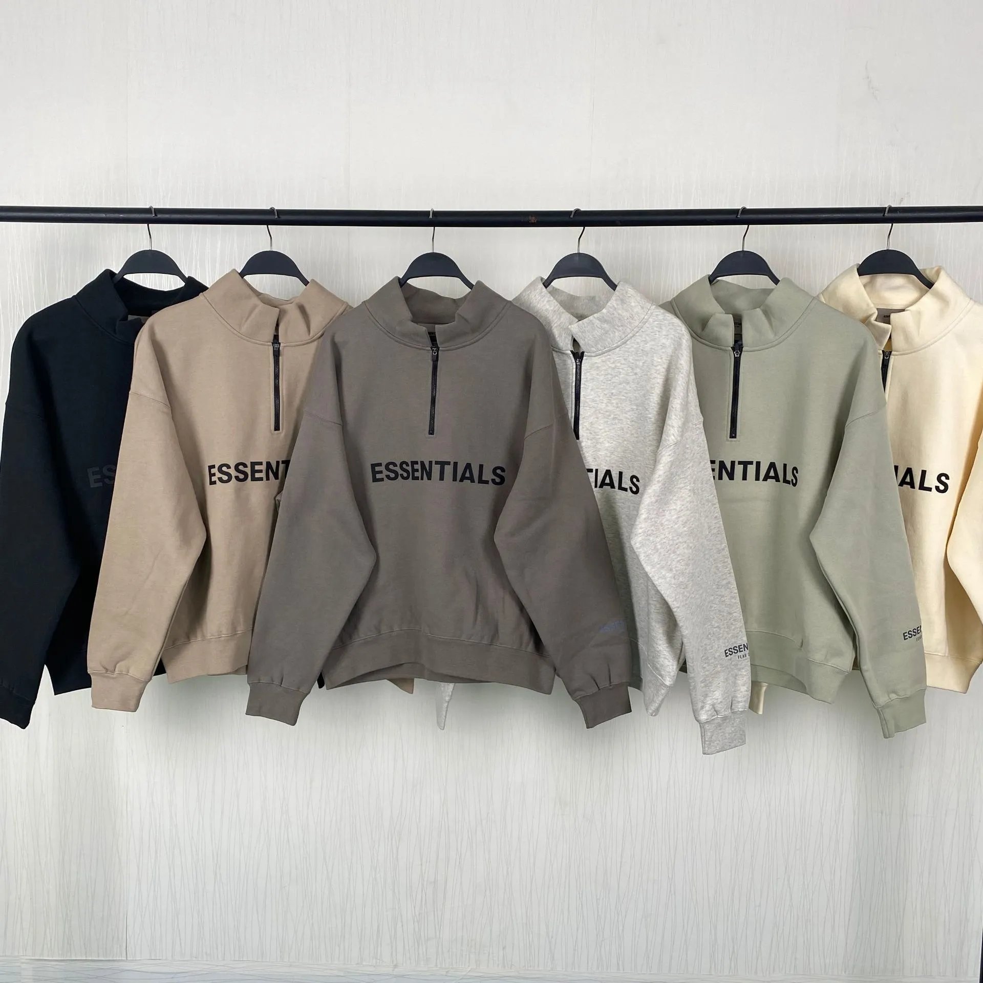 Fear of God ESSENTIALS Half Zi