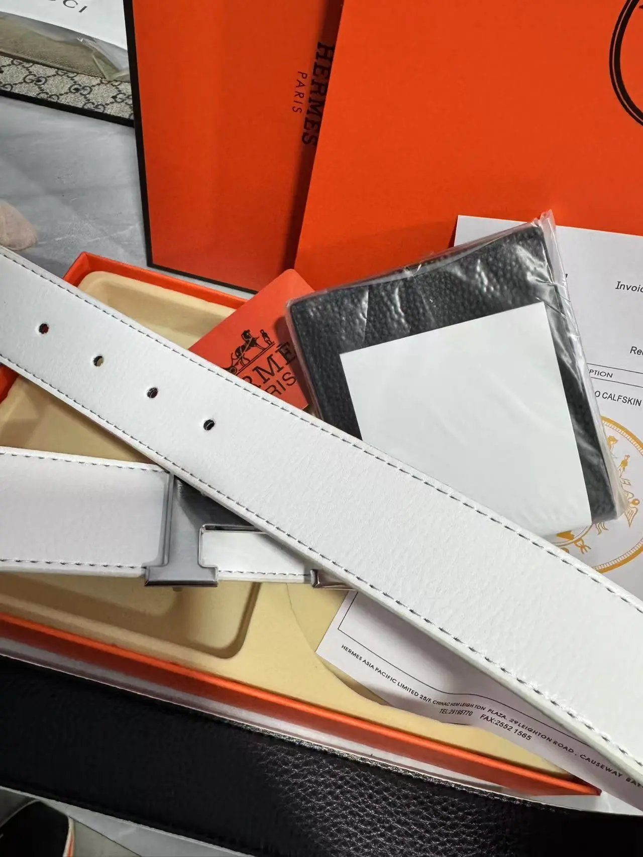 White Love Silver Buckle Set