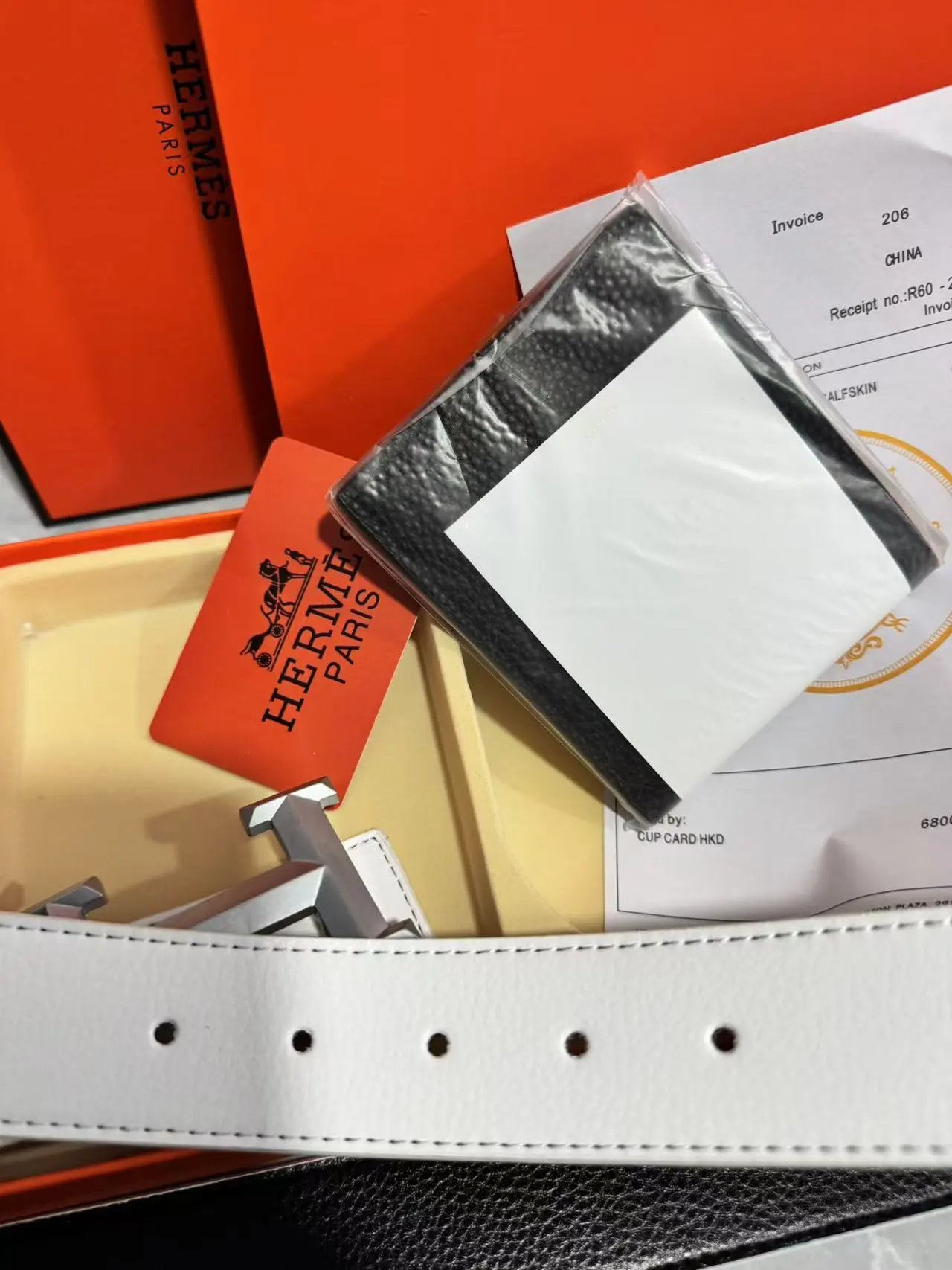 White Triangle H Silver Buckle Set