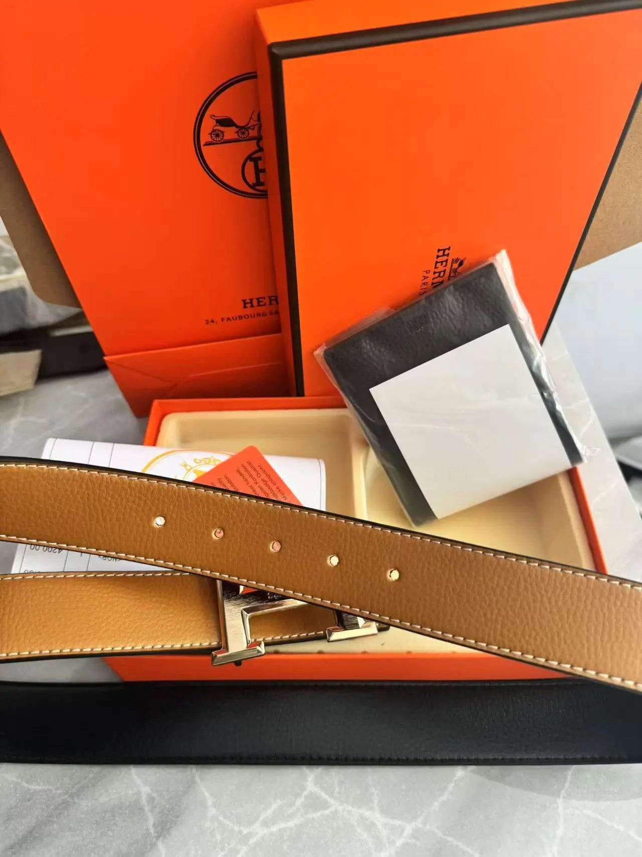 Yellow H Gold Buckle Set