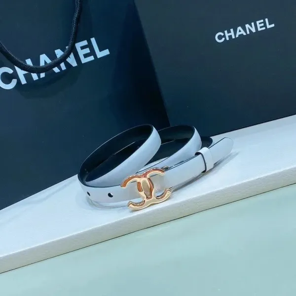 Chanel CC Logo White Leather Belt with Gold-Tone Buckle - 1