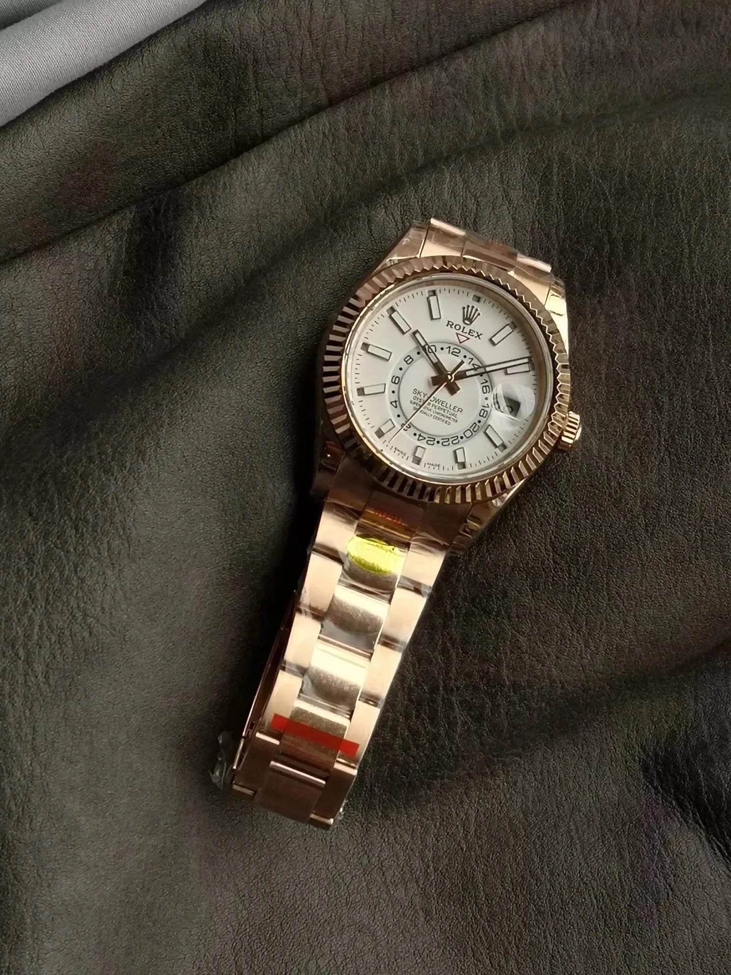 Rolex Watches Day-Date with diamond-set bezel and bracelet — 21