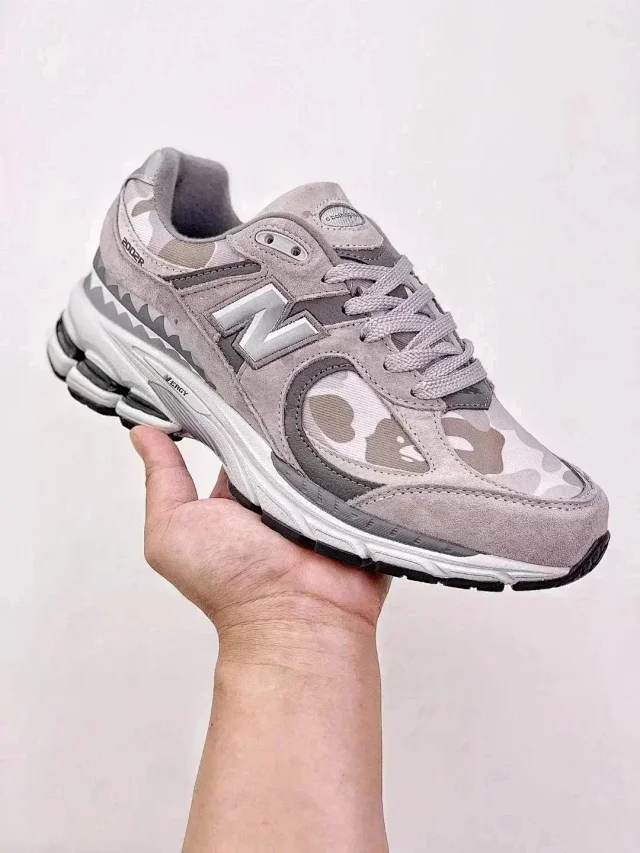 New Balance Sneakers 2002R product detail image 6