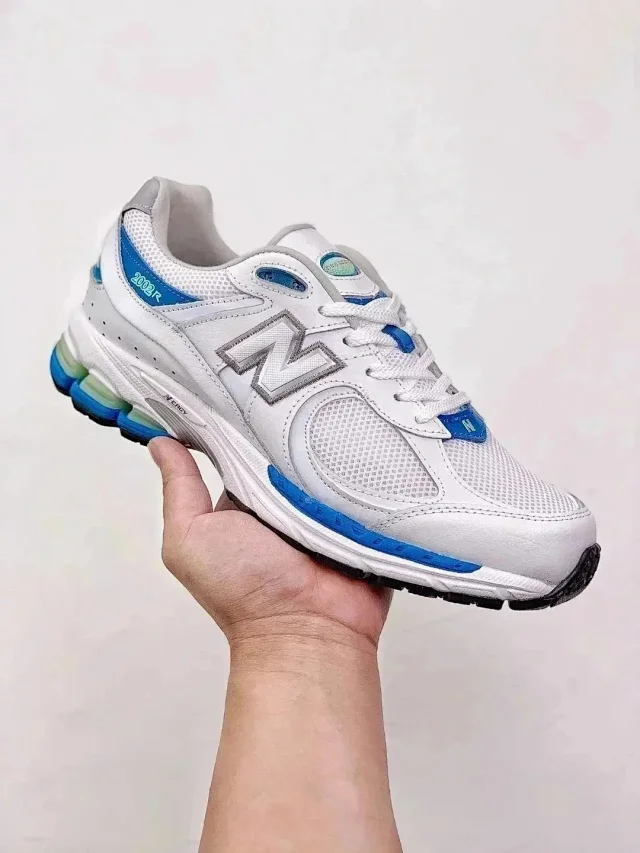 New Balance Sneakers 2002R product detail image 5