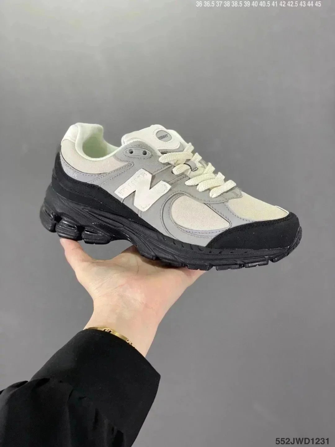 New Balance Sneakers 2002R — 06