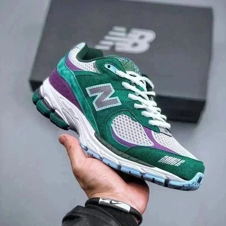 New Balance Sneakers 2002R — 27