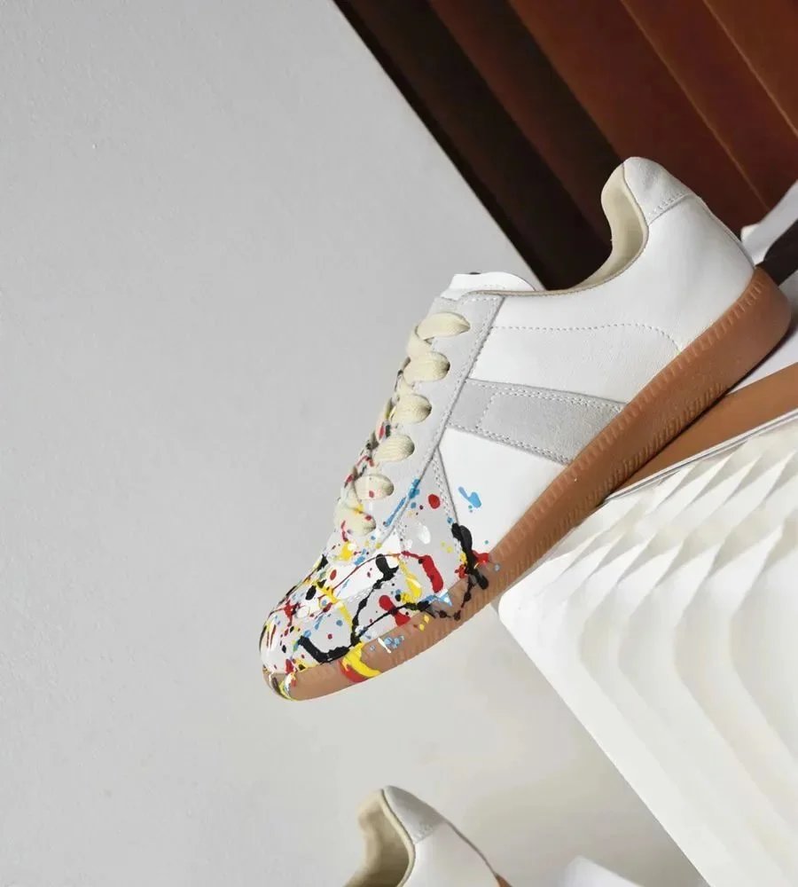 Graffiti White