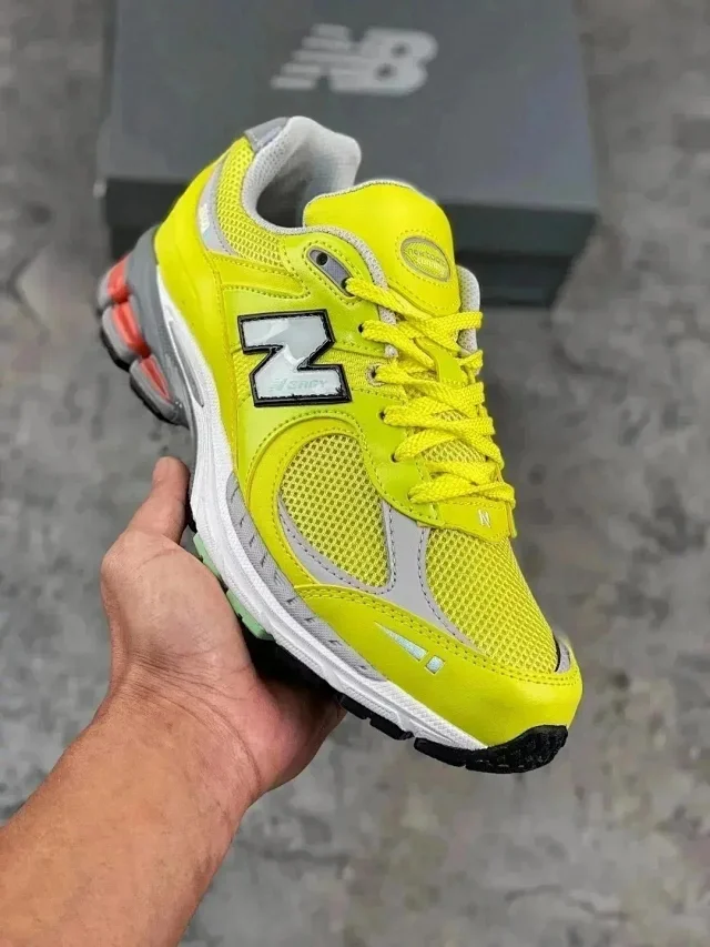 New Balance Sneakers 2002R product detail image 10