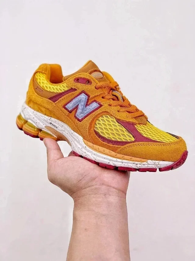 New Balance Sneakers 2002R product detail image 8