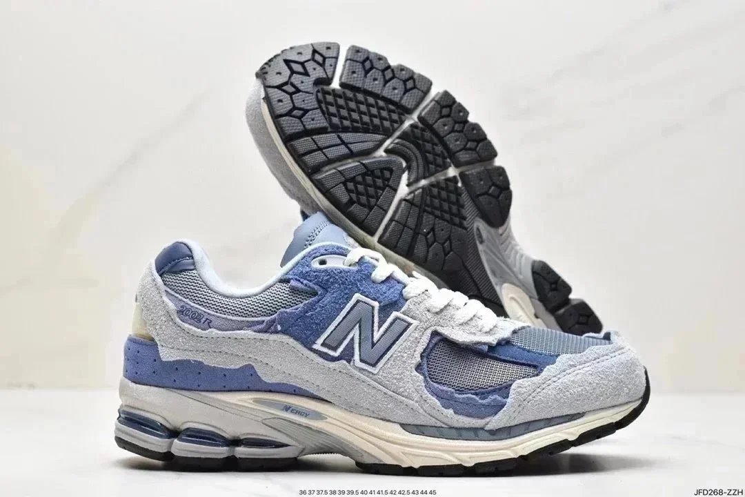 New Balance Sneakers 2002R — 24