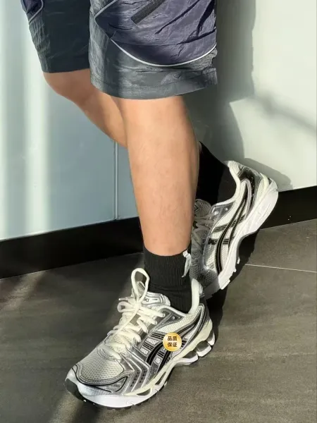 Asics Gel-Nimbus 20 Silver/Black Running Shoes - 6