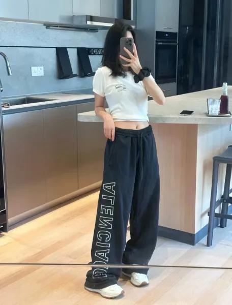 Balenciaga Logo Print Sweatpants Black - 9