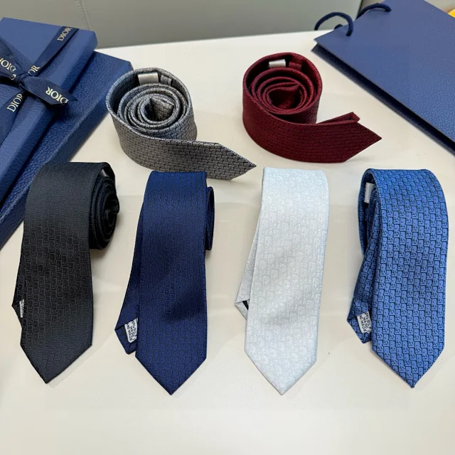 Dior Ties All-over geometric monogram print product detail image 1