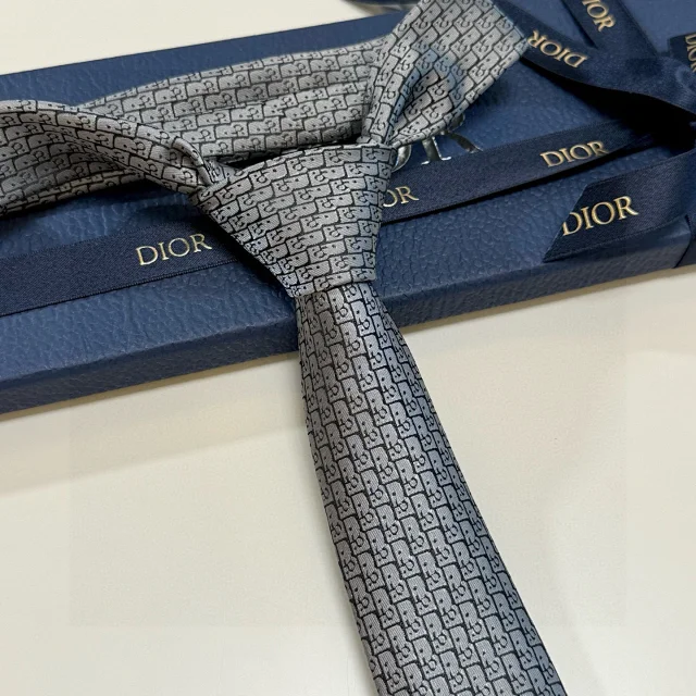 Dior Ties All-over geometric monogram print product detail image 9