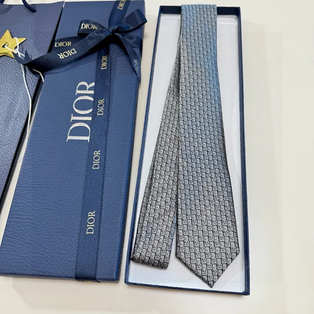 Dior Ties All-over geometric monogram print product detail image 2