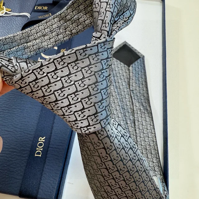 Dior Ties All-over geometric monogram print product detail image 7