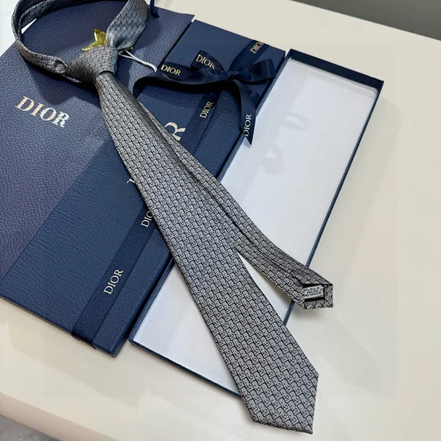 Dior Ties All-over geometric monogram print product detail image 8