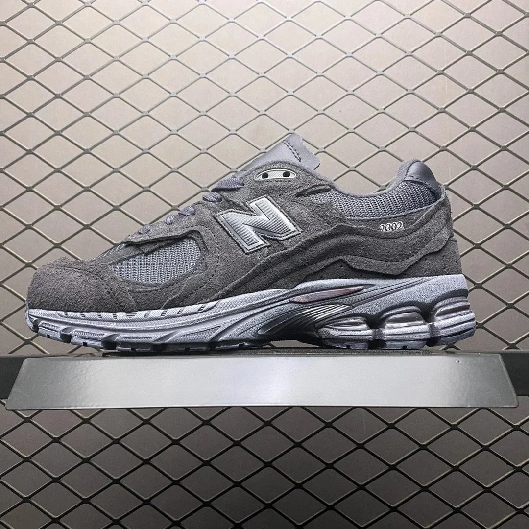 New Balance 2002R Beige Running Shoes - 3