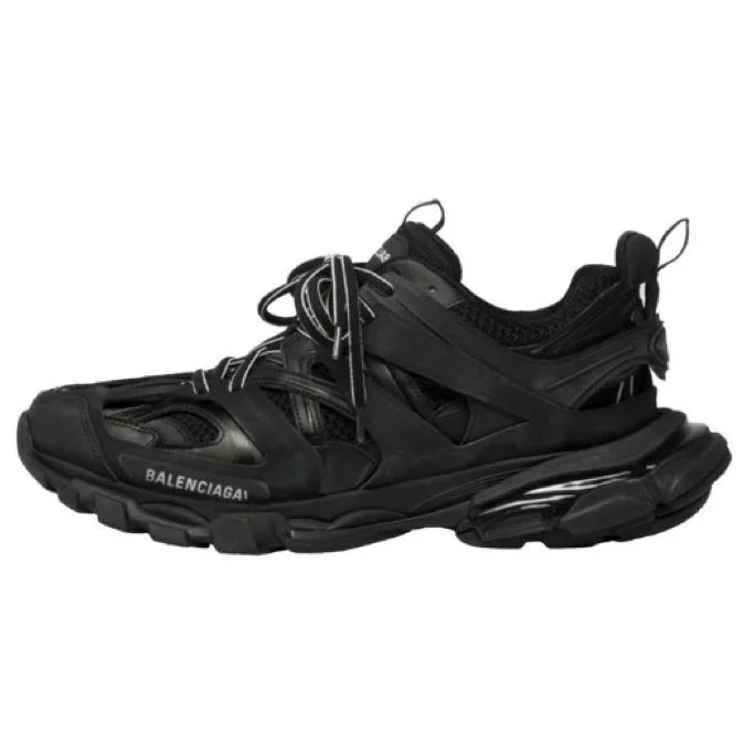542023W1GB11000 track all black