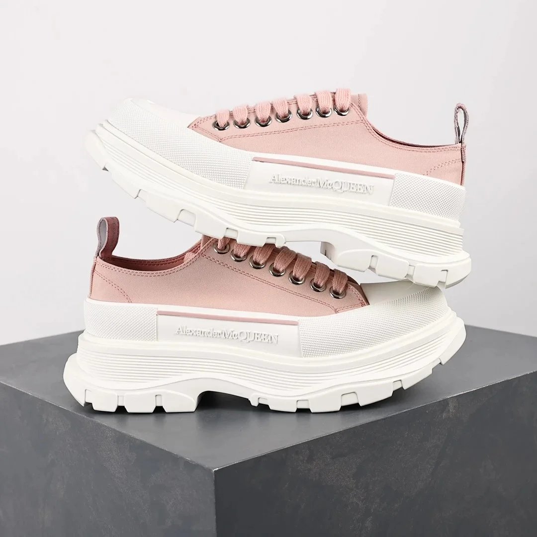 Alexander McQueen Oversized Sneaker Black and White Chunky Sneakers - 18