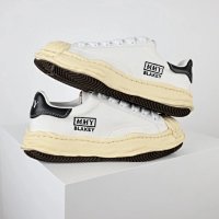 9-inch tricolor white cloth with black line leather heel, distressed sole