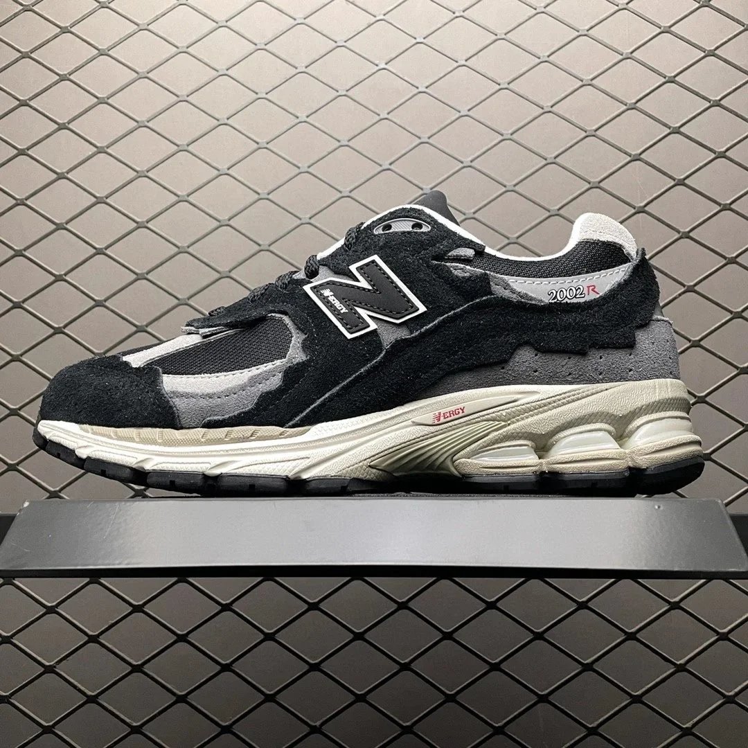 New Balance 2002R Beige Running Shoes - 8