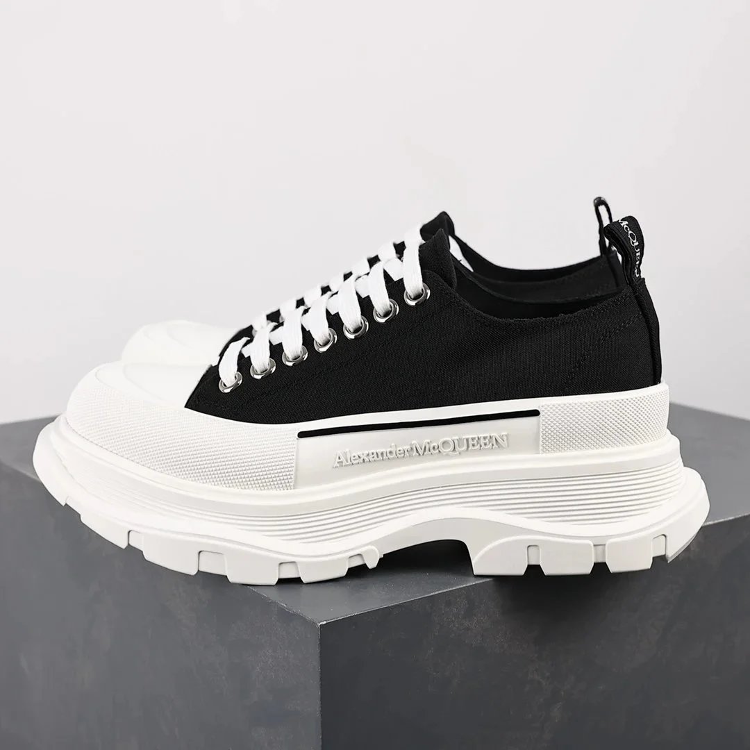 Alexander McQueen Oversized Sneakers Black/White