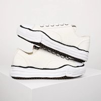 5-Three-color off-white fabric