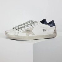 9-Classical gray with a dark blue tail and slightly dirty shoes