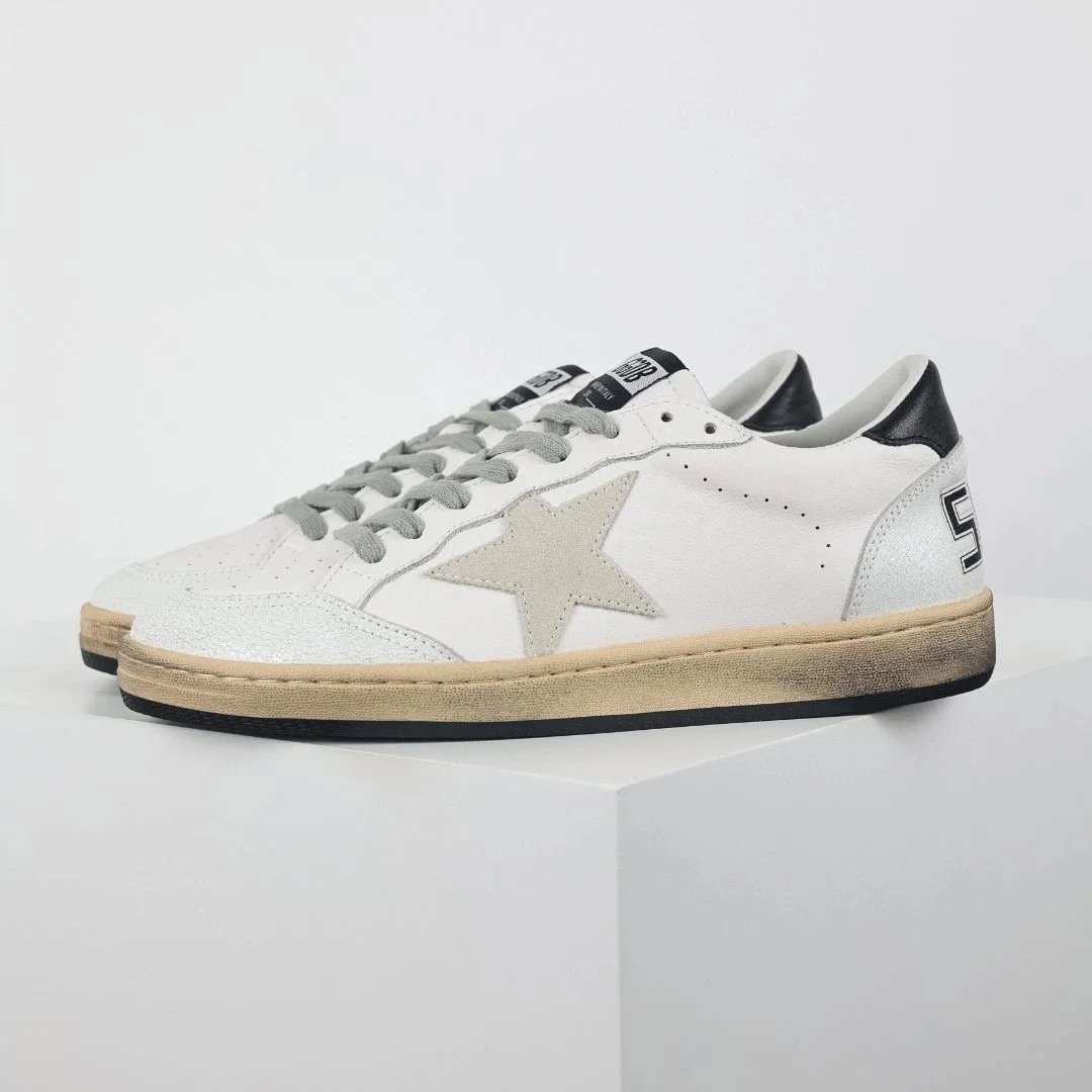 40- Grey Star Black Tail 58 Small Dirty Shoes