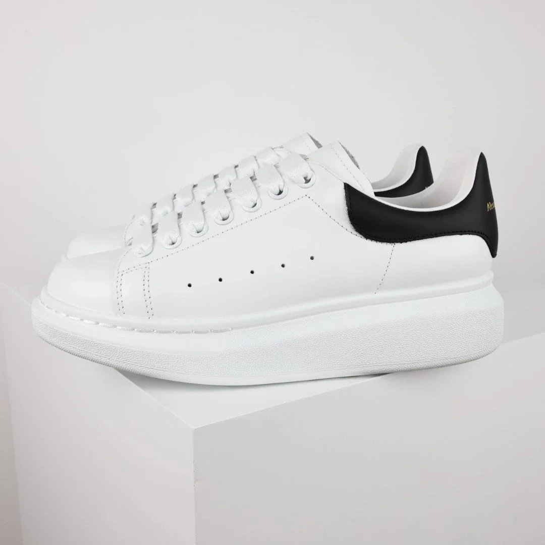 Alexander McQueen Oversized Sneakers White/Black