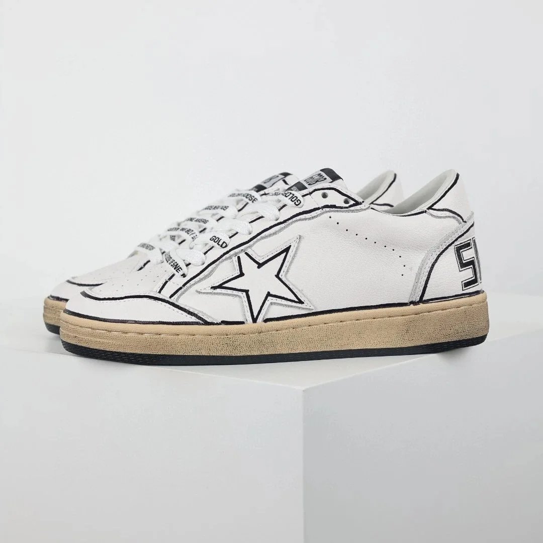 29- Thick black and white lines, 58 small dirty shoes
