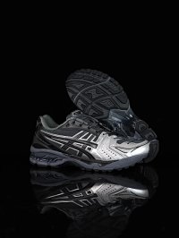 22-1201A922-020 (black on back, silver on front)