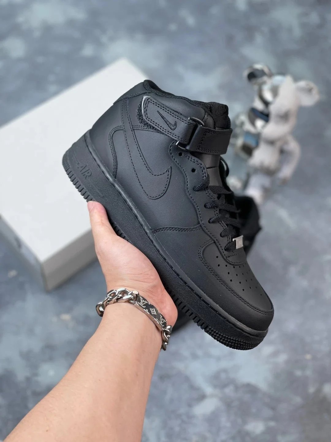Nike Air Force 1 Mid '07 Black Sneakers