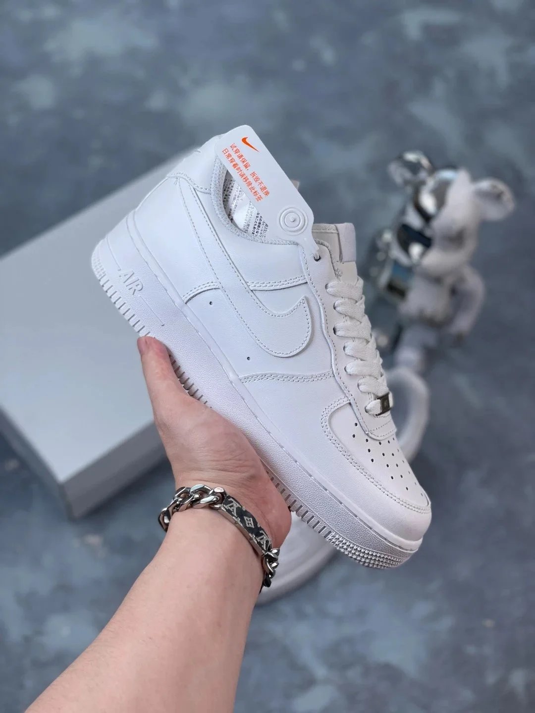 1-AF white low (G)