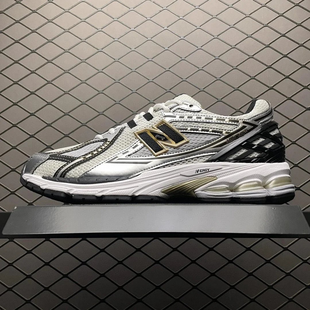 New Balance 2002R Gray Black Running Shoes - 5