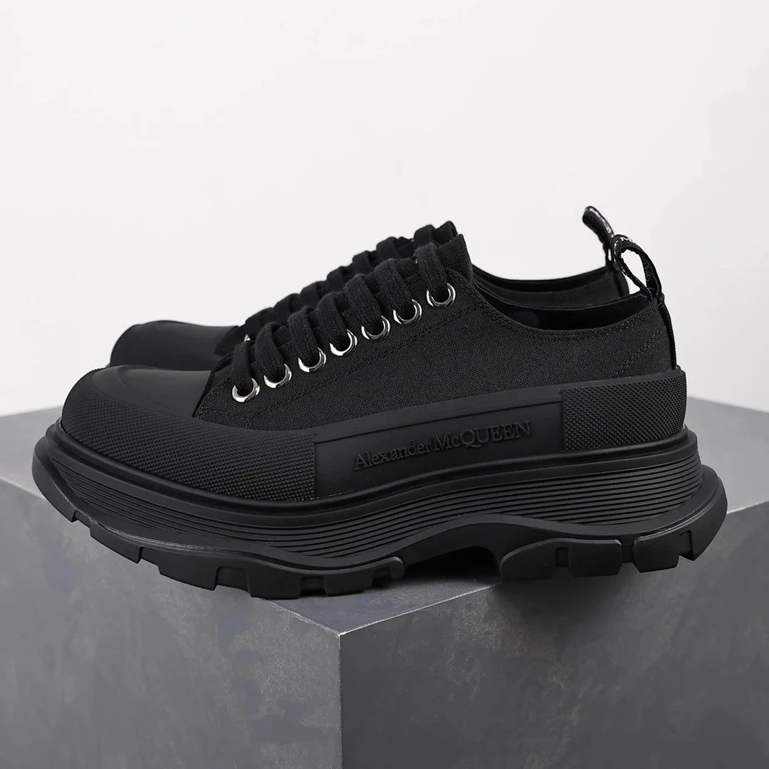 Alexander McQueen Runner Black