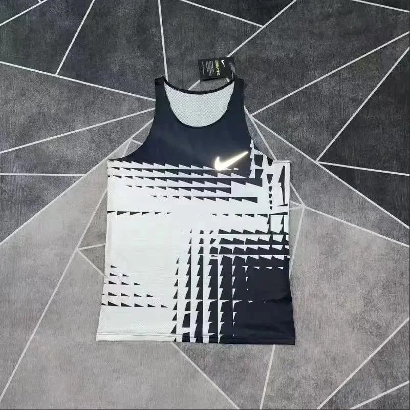 Nike Matching Sets Patterned running top and reflective shorts set — DA black and white vest