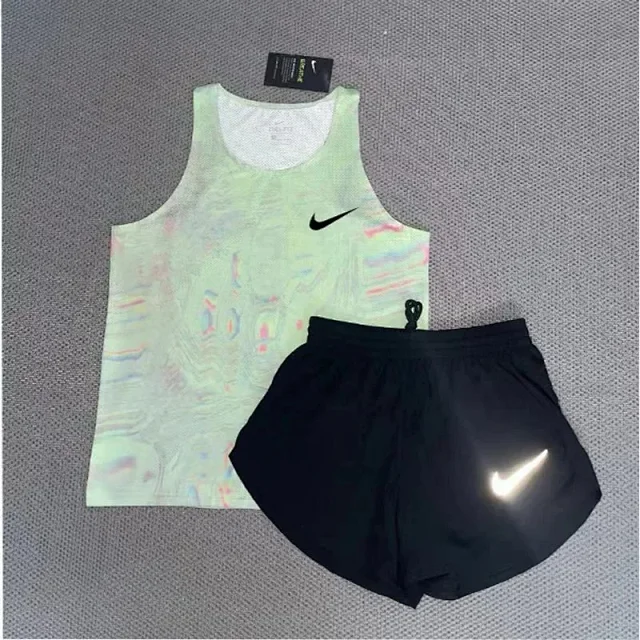 Nike Matching Sets Patterned running top and reflective shorts set product detail image 10