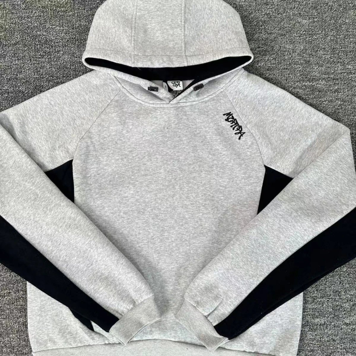 Design Logo Sweatpants Gray with Black Accents Sweatpants - 10