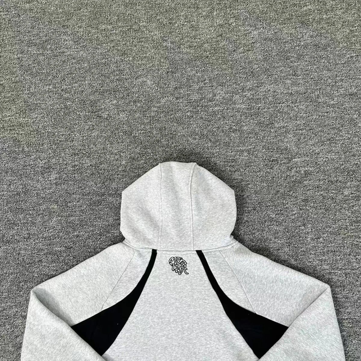 Design Logo Sweatpants Gray with Black Accents Sweatpants - 16