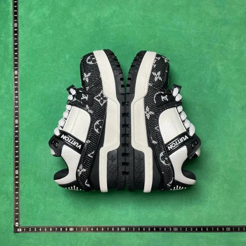 13号黑白色1ACXAQ