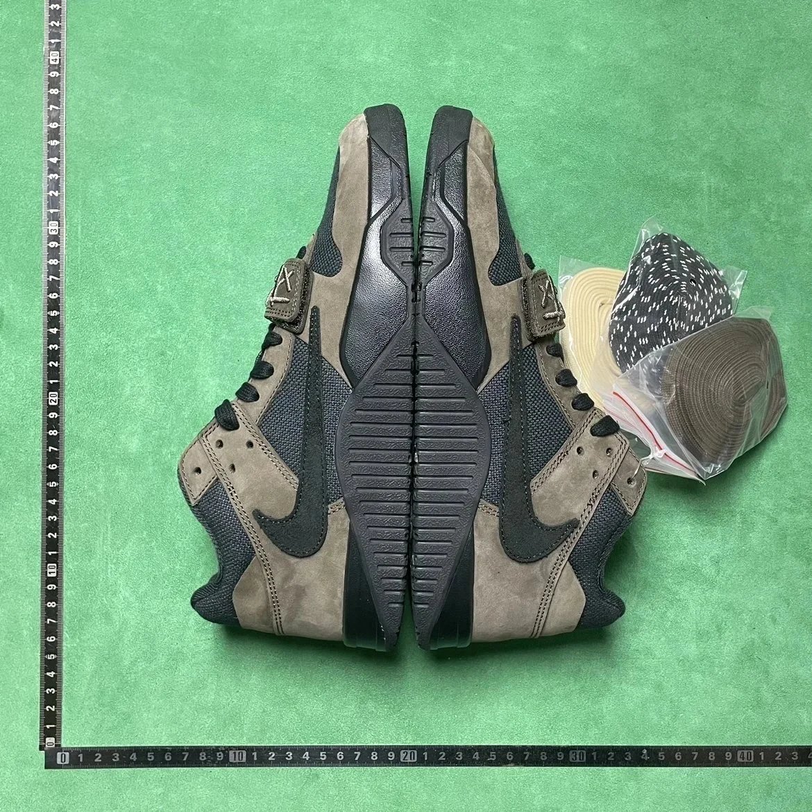 17号背黑棕FZ8117 204