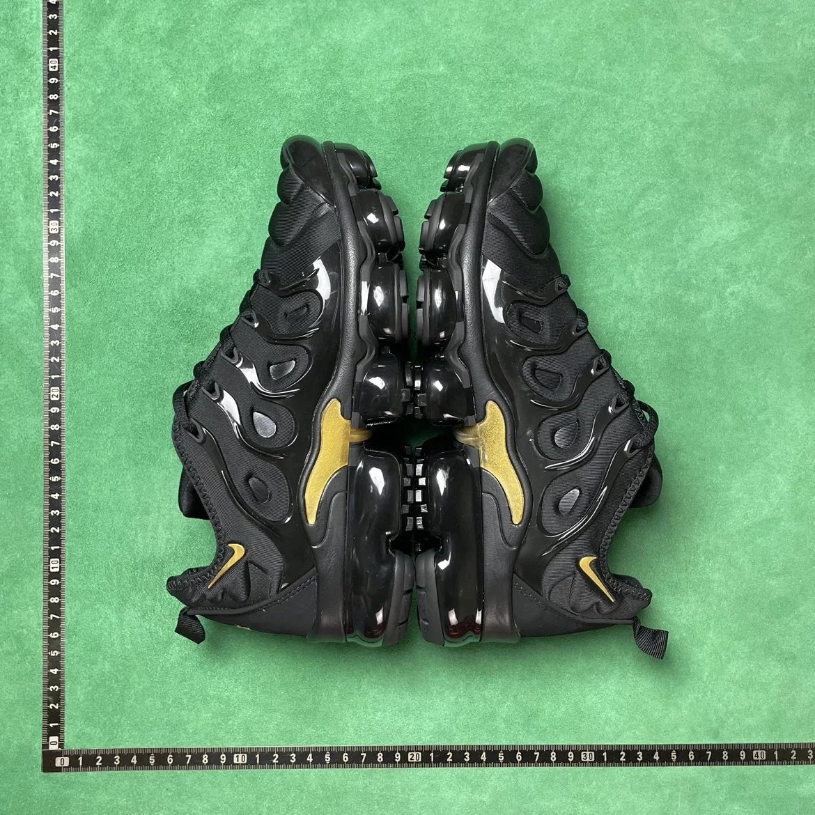 B0D 舒适百搭透气减震轻便低帮跑步鞋 14