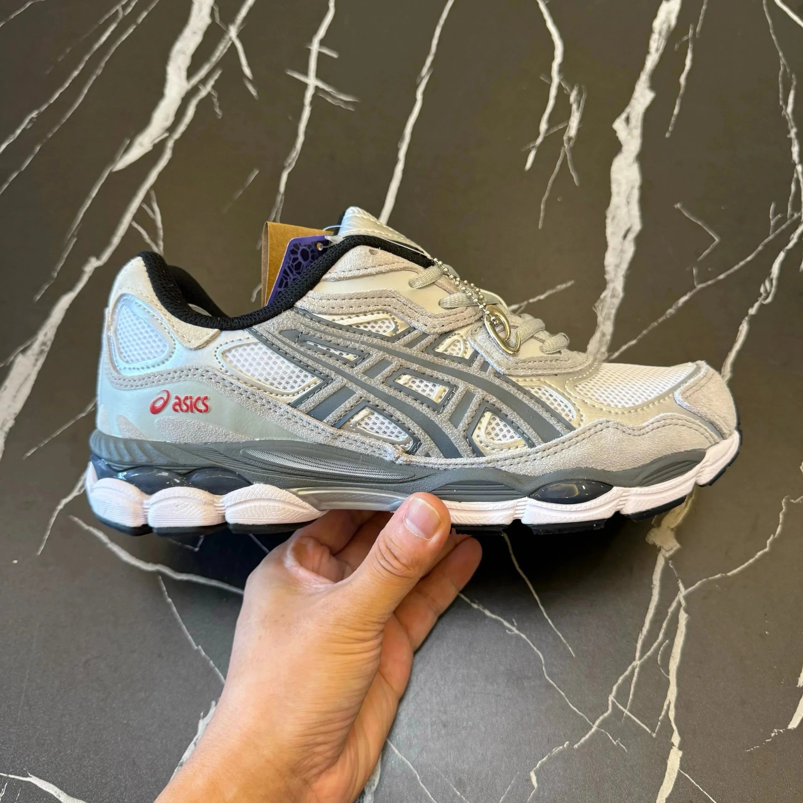 亚瑟士NYC灰色13号色A789-102